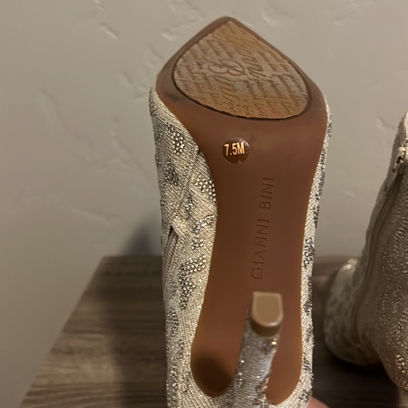 Gianni Bini Heels - Picture 5 of 7